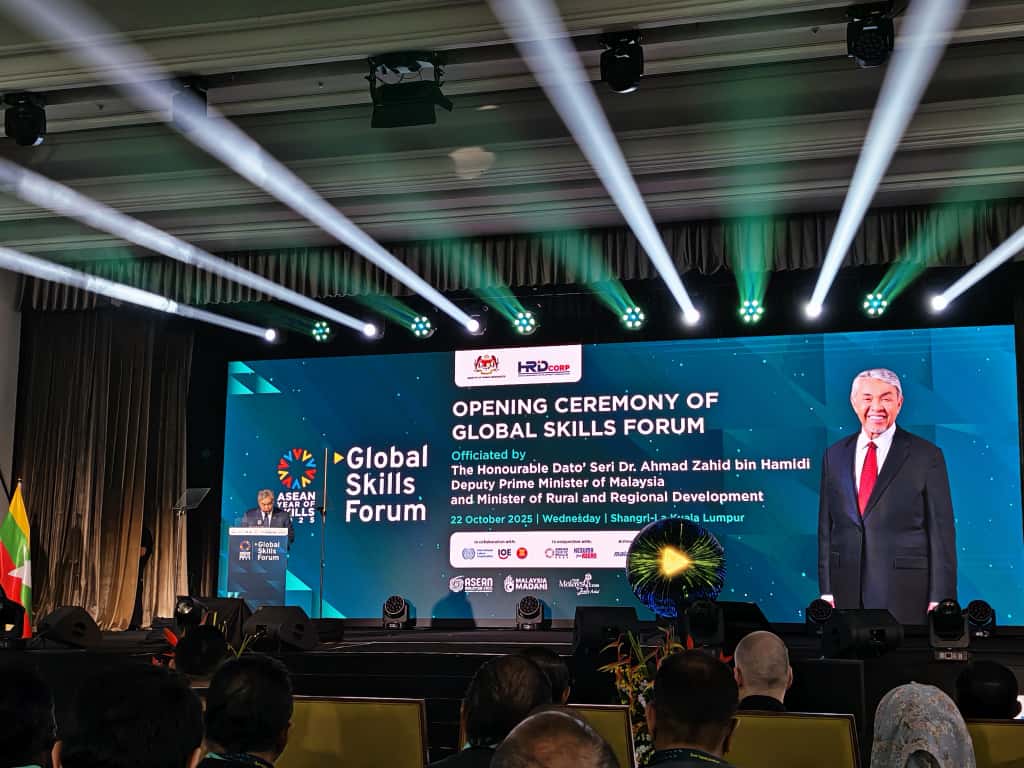 Papel Setór Privadu nian iha Dezenvolvimentu Abilidade sira: Impulsiona Inovasaun no Impaktu